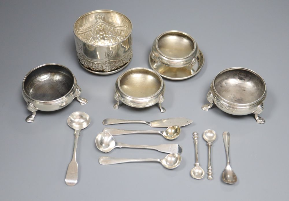Small silver including a Victorian sugar bowl, two pairs of bun salts, one Georgian(a.f.)